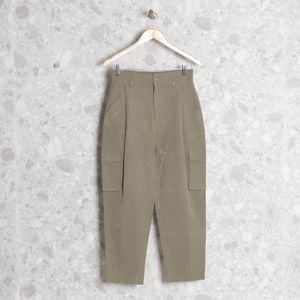 calca verde zara 132476630?action_source=70853&ref=home_home&rsp=1&rspix=1