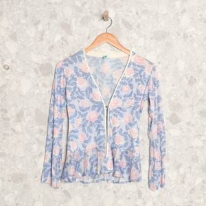 cardigan azul tricot floral lola e maria 141459480?action_source=72668&ref=home_home&rsp=1&rspix=1