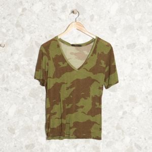 blusa verde estampa militar animale 132238952?action_source=67289&ref=home_home&rsp=1&rspix=1