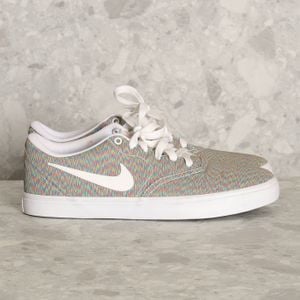 tenis verde nike 144106578?action_source=75015&ref=home_home&rsp=1&rspix=1