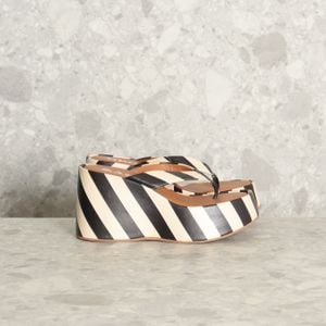 sandalia creme listrada okoko e abel 139219199?action_source=70096&ref=home_home&rsp=1&rspix=1