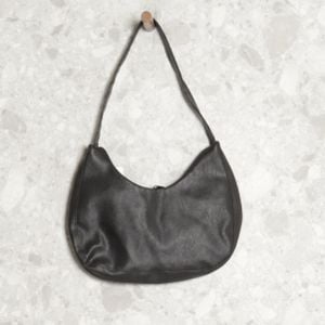 bolsa tote preta 137904717?action_source=69004&ref=home_home&rsp=1&rspix=1