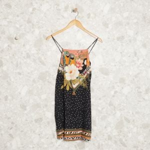 vestido preto floral farm 135506535?action_source=76037&ref=home_home&rsp=1&rspix=1