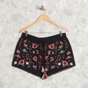 short preto bordado zara 142790272?action_source=72668&ref=home_home&rsp=1&rspix=1