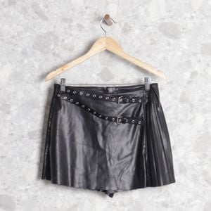 short saia preto zara 133819619?action_source=70853&ref=home_home&rsp=1&rspix=1