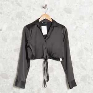 camisa cropped preta zara 147789589?action_source=74816&ref=home_home&rsp=1&rspix=1