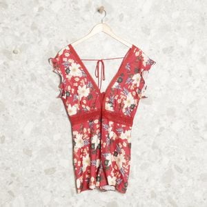 macacao vermelho floral 139385129?action_source=75241&ref=home_home&rsp=1&rspix=1