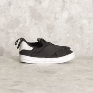 tenis preto ace 124929126?action_source=69302&ref=home_enjoei_pro&rsp=1&rspix=1