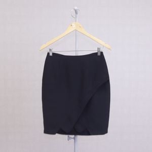 saia preta controvento 85011808?action_source=70358&ref=home_home&rsp=1&rspix=1