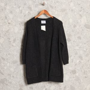 casaco cinza zara 128910078?action_source=64652&ref=home_home&rsp=1&rspix=1