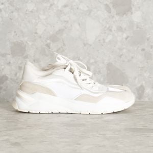 tenis branco hugo boss 142327431?action_source=71744&ref=home_home&rsp=1&rspix=1