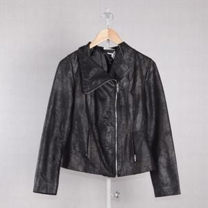 casaco preto calvin klein 127531419?action_source=73496&ref=home_home&rsp=1&rspix=1