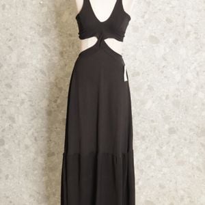 vestido longo preto mabelle lamour 147851508?action_source=67322&ref=home_home&rsp=1&rspix=1