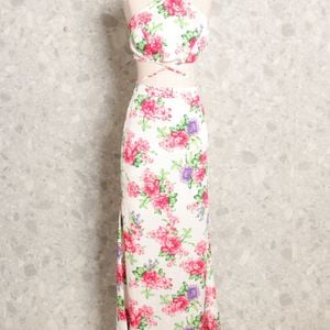 conunto cropped e saia branco floral inocente 127738029?action_source=62833&ref=home_home&rsp=1&rspix=1