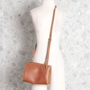 bolsa marrom corello 134938768?action_source=70986&ref=home_home&rsp=1&rspix=1