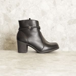 bota preta dakota 142829047?action_source=71612&ref=home_home&rsp=1&rspix=1