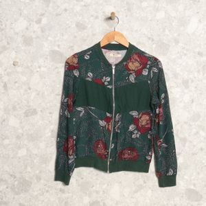 jaqueta verde floral hering 123345063?action_source=69532&ref=home_home&rsp=1&rspix=1