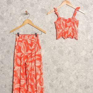 conjunto coral cropped e calca zara 136844337?action_source=70096&ref=home_home&rsp=1&rspix=1