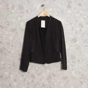 casaquinho preto shoulder 140745852?action_source=71612&ref=home_home&rsp=1&rspix=1