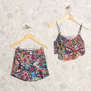 conjunto cropped e short colorido floral 127738028?action_source=62833&ref=home_home&rsp=1&rspix=1