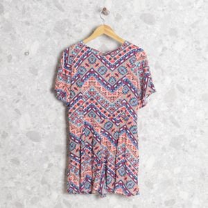 vestido salmao geometrico gatto blu 133389168?action_source=66728&ref=home_home&rsp=1&rspix=1