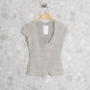 blusa verde zara 140176417?action_source=70754&ref=home_home&rsp=1&rspix=1