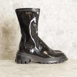 bota preta schutz 133119053?action_source=66728&ref=home_home&rsp=1&rspix=1