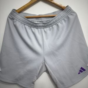 short adidas masculino cinza g 150482758?action_source=67222&ref=home_home&rsp=1&rspix=1