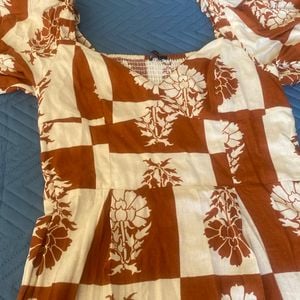 lindo vestido feminino com fenda na parte de tras 134418541?action_source=64649&ref=home_home&rsp=1&rspix=1