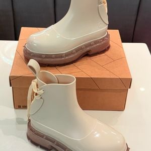 bota melissa spikes boot undercover 37 150348980?action_source=76405&ref=home_home&rsp=1&rspix=1