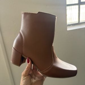 bota feminina cano curto caramelo 143476381?action_source=76035&ref=home_home&rsp=1&rspix=1