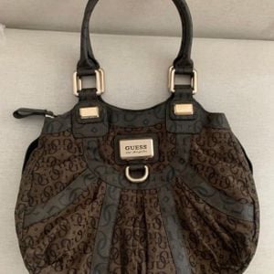 bolsa guess hobo monograma y2k 146436953?action_source=76594&ref=home_home&rsp=1&rspix=1