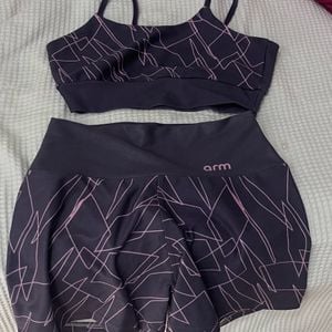 conjunto fitness arm roxo p 141585022?action_source=75018&ref=home_home&rsp=1&rspix=1