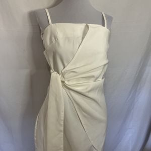vestido animale branco curto 146185876?action_source=74450&ref=home_home&rsp=1&rspix=1