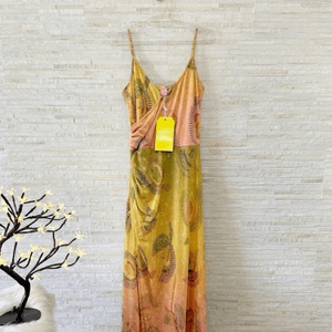 vestido farm tag lurex dourado novo com etiqueta araras love brilhante midi 151801599?action_source=76858&ref=home_home&rsp=1&rspix=1