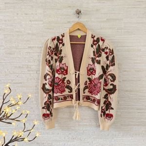 tricot farm la romance de flor mangas bufantes off white floral composicao la poliamida e acrilico 151432201?action_source=76563&ref=home_home&rsp=1&rspix=1