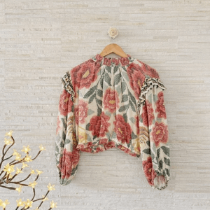 blusa gg farm rio carmina floral estampada off white cropped manga comprida 149153053?action_source=75772&ref=home_home&rsp=1&rspix=1