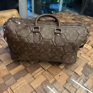 bolsa louis vuitton tradicional marrom 147221868?action_source=72470&ref=home_home&rsp=1&rspix=1
