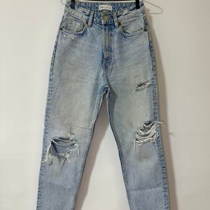 calca mom fit zara 119788609?action_source=60227&ref=home_home&rsp=1&rspix=1