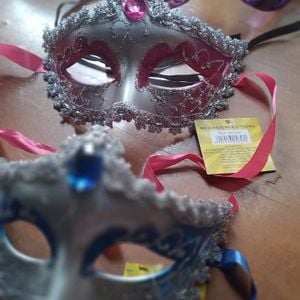 mascara tipo baile de baile de mascara 78803716?action_source=67456&ref=home_home&rsp=1&rspix=1