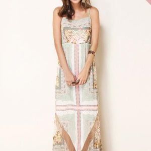 vestido farm longo tule verde claro floral 132770176?action_source=67222&ref=home_home&rsp=1&rspix=1