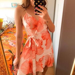 vestido farm linho vestida de flor branco vermelho estampado transpassado 132983481?action_source=67222&ref=home_home&rsp=1&rspix=1