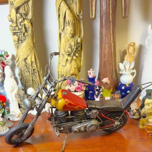 motocicleta decorativa jayland em metal 129979434?action_source=66529&ref=home_home&rsp=1&rspix=1