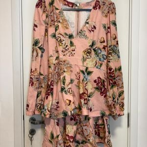 vestido curto lasso loungewear floral gg 149176771?action_source=77221&ref=home_home&rsp=1&rspix=1