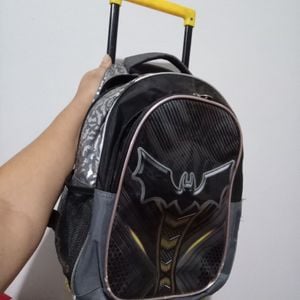 mochila do batmam 121401407?action_source=66794&ref=home_home&rsp=1&rspix=1