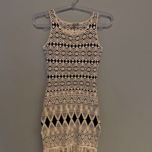 vestido tricot farm preto e branco 138334189?action_source=31319&ref=home_home&rsp=1&rspix=1