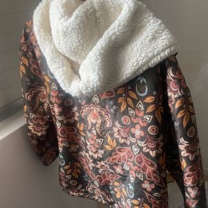 casaco inverno dupla face estampado p m 141810928?action_source=31319&ref=home_home&rsp=1&rspix=1