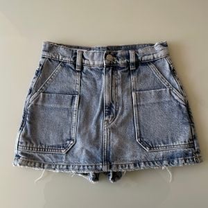 short saia jeans zara xs 146374353?action_source=75772&ref=home_home&rsp=1&rspix=1