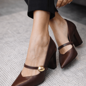 sapato corello couro marrom salto bloco tam 36 elegante 140005835?action_source=69863&ref=home_home&rsp=1&rspix=1