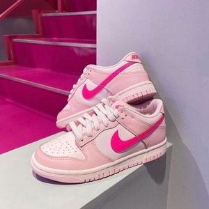 tenis nike dunk low triple pink barbie 101411317?action_source=31946&ref=home_home&rsp=1&rspix=1